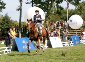 Tisebrouk winning the 2005 'Banat Al Reeh' World Young Horse Endurance Riding Championships, ridden by owner Alain Gaudino.