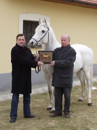 Click to Enlarge - Trophy presentation to Mr. Juraj Kovalcik by Mr. Solar Dusan at Topolcianky State Stud.