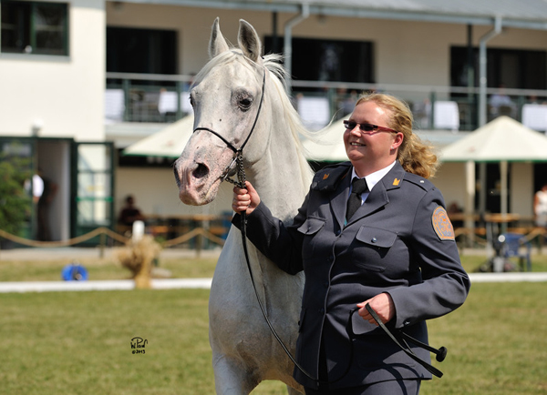 Eldon, Poland WAHO Trophy winner in 2013 during his WAHO Trophy presentation at the age of 28 with Mrs. Magda Helak-KulczyńskaPhoto: W. Pawlowski