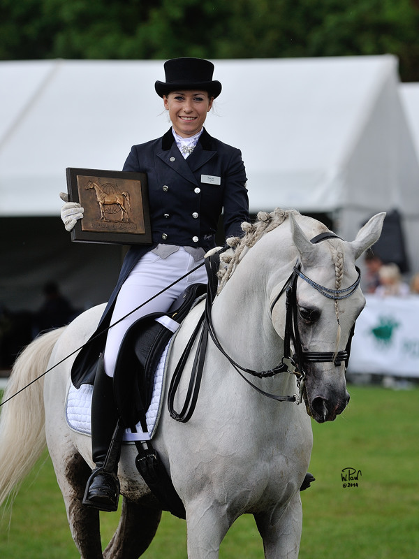 Kaja Dembińska and Echo Apollo happy with their WAHO Trophy