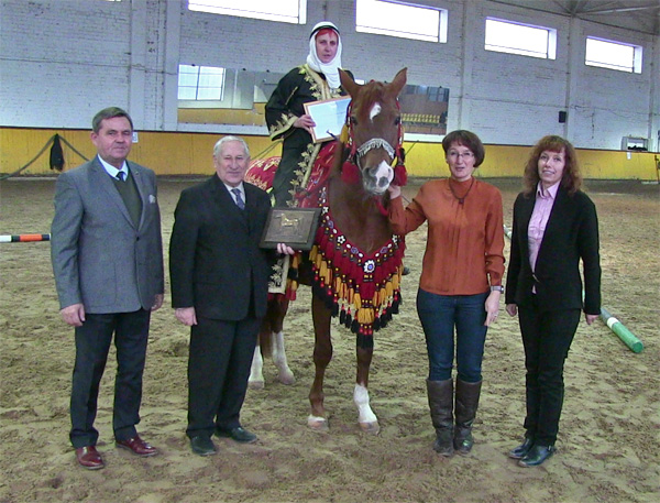  WAHO Trophy Presentation: L-R:  Wladyslaw Guziuk (Judge from Poland), Stasys Svetlauskas (President, Lithuanian Horse Breeders Association), Olga Sivec (Owner) on Startas, Rūta Šveistienė (Lithuanian Horse Breeders Association), Nemira Stašienė (Lithuanian Horse Breeders Association).